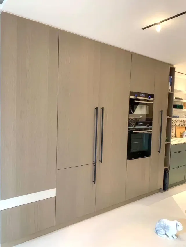 Cuisine colonnes chêne clair