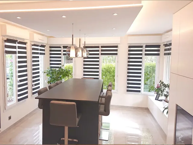 Séjour véranda contemporain — vue 2