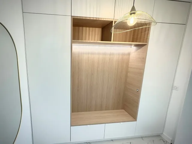 Entrée sur mesure & niche bois