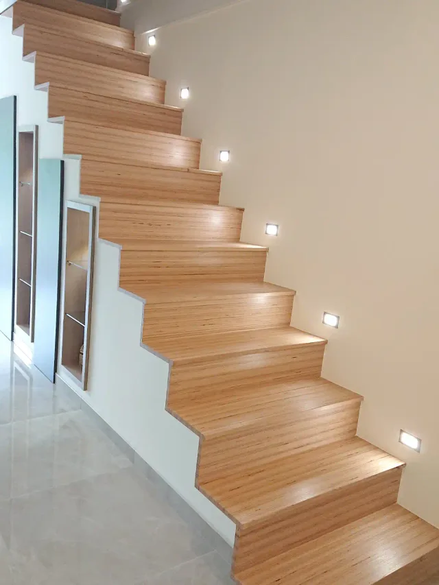 Vue du projet — Escalier habillé bois & éclairage intégré